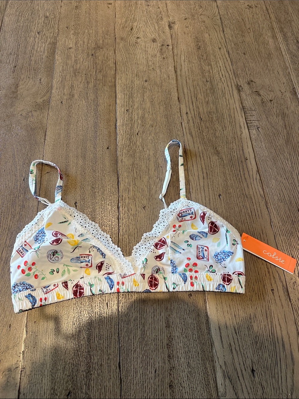 Colsie Cream Bralette with Multicolor sardines, Fruit & veggies